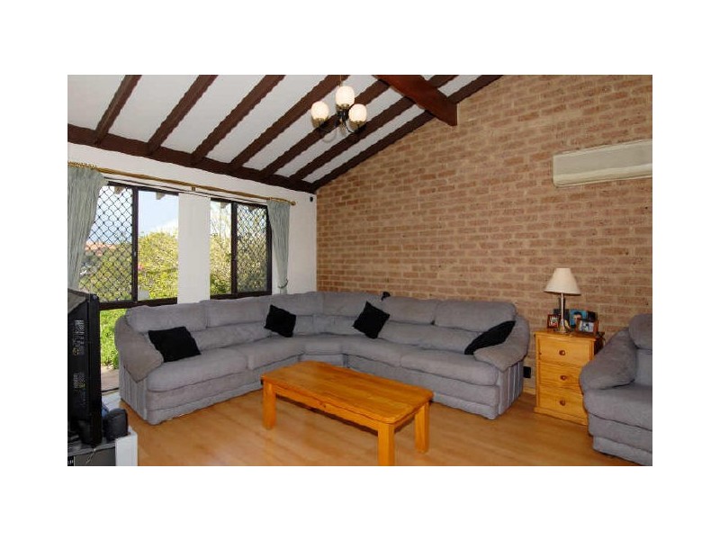 8 Cutter Road, Waikiki WA 6169