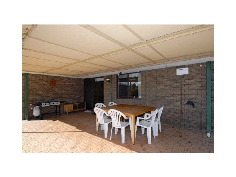 8 Cutter Road, Waikiki WA 6169