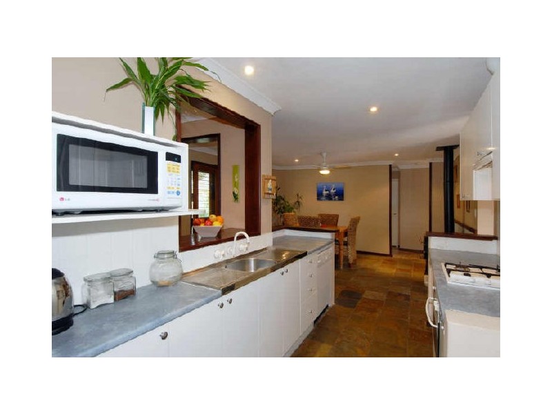 41 Kurrajong Road, Safety Bay WA 6169