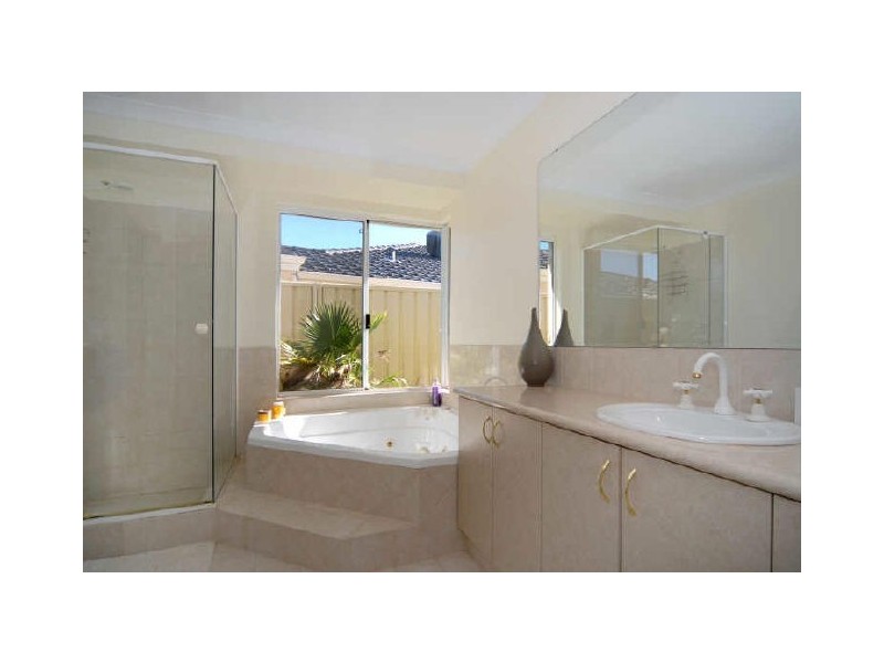 11 Felton Parkway, Baldivis WA 6171