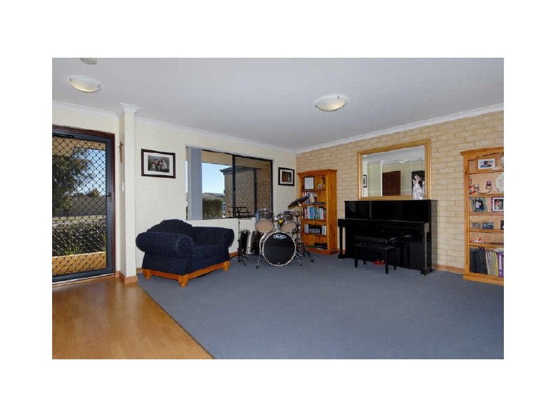 78 Oakwood Crescent, Waikiki WA 6169