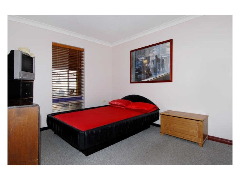 85 Council Avenue, Rockingham WA 6168