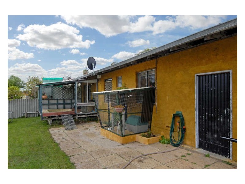 85 Council Avenue, Rockingham WA 6168