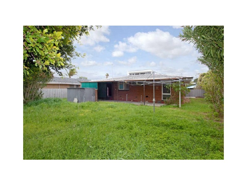 11 Malbeling Close, Hillman WA 6168