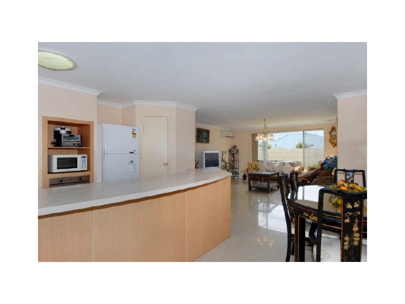 31 Properjohn Drive, Rockingham WA 6168