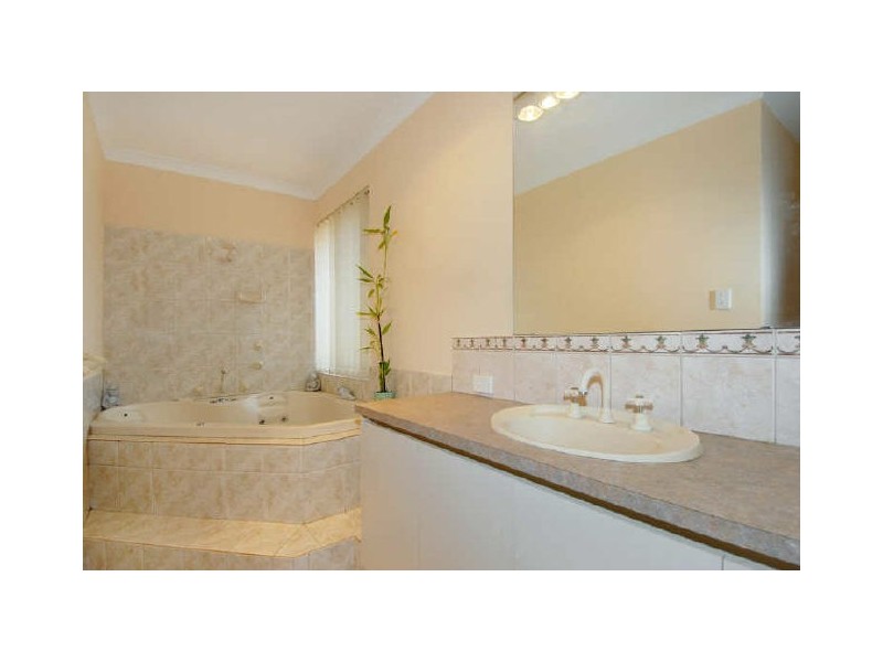 31 Properjohn Drive, Rockingham WA 6168