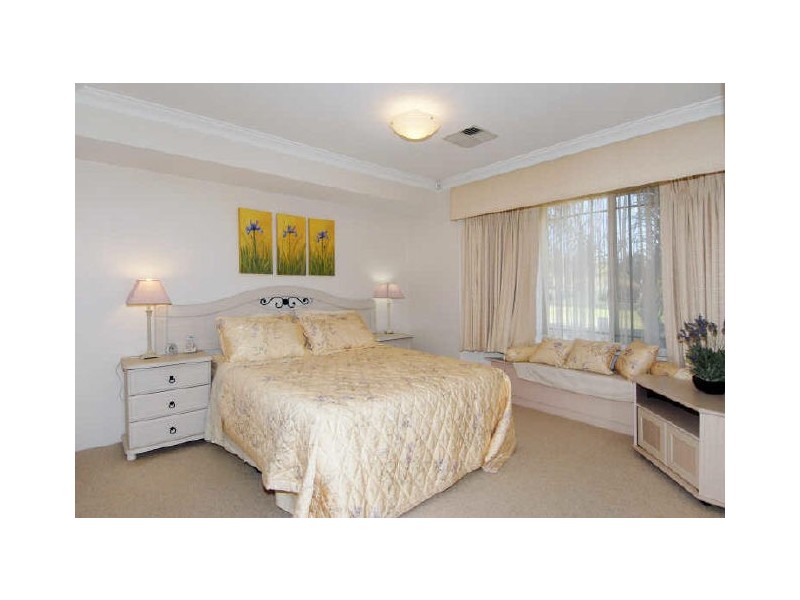 11 Hopevale Place, Erskine WA 6210