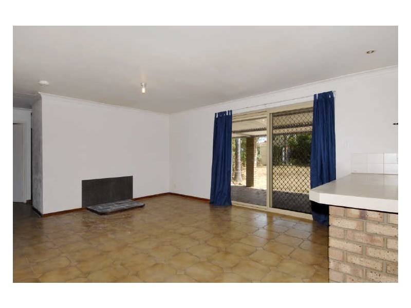 4 Carmody Road, Waikiki WA 6169