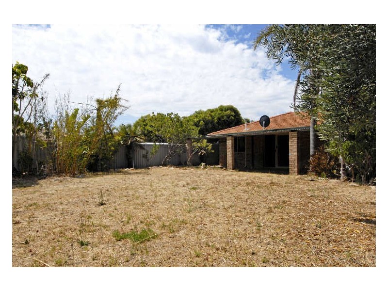 4 Carmody Road, Waikiki WA 6169