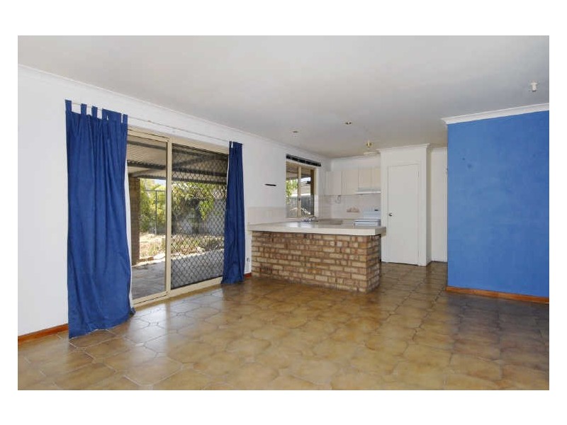 4 Carmody Road, Waikiki WA 6169