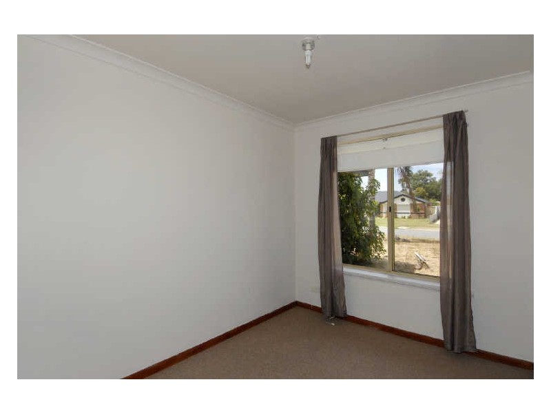 4 Carmody Road, Waikiki WA 6169