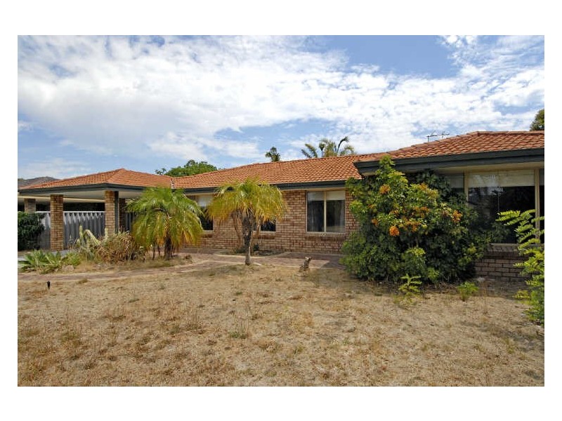 4 Carmody Road, Waikiki WA 6169