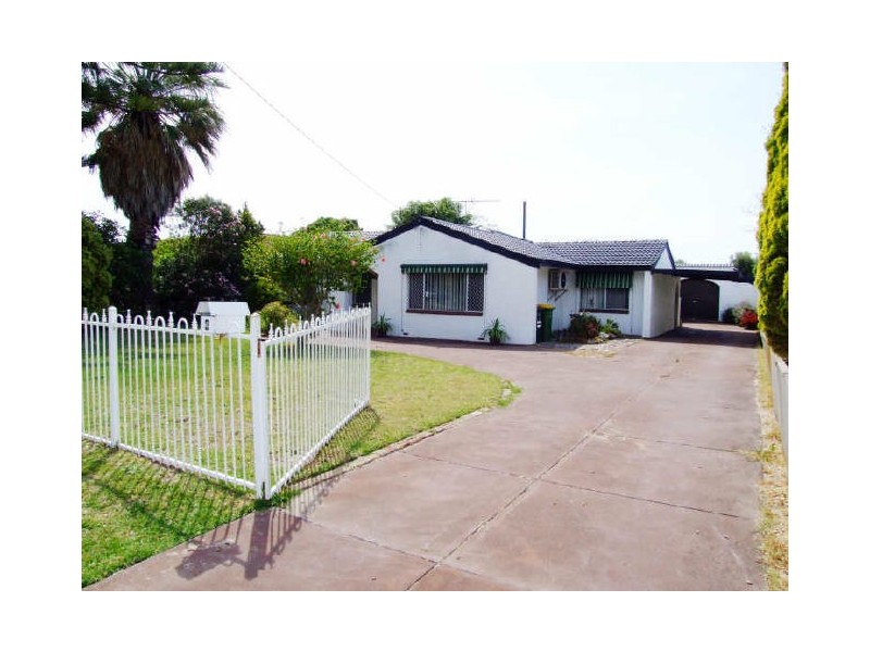 4 Laguna Street, Safety Bay WA 6169