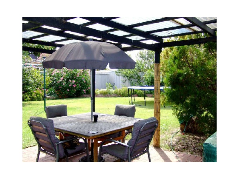 4 Laguna Street, Safety Bay WA 6169