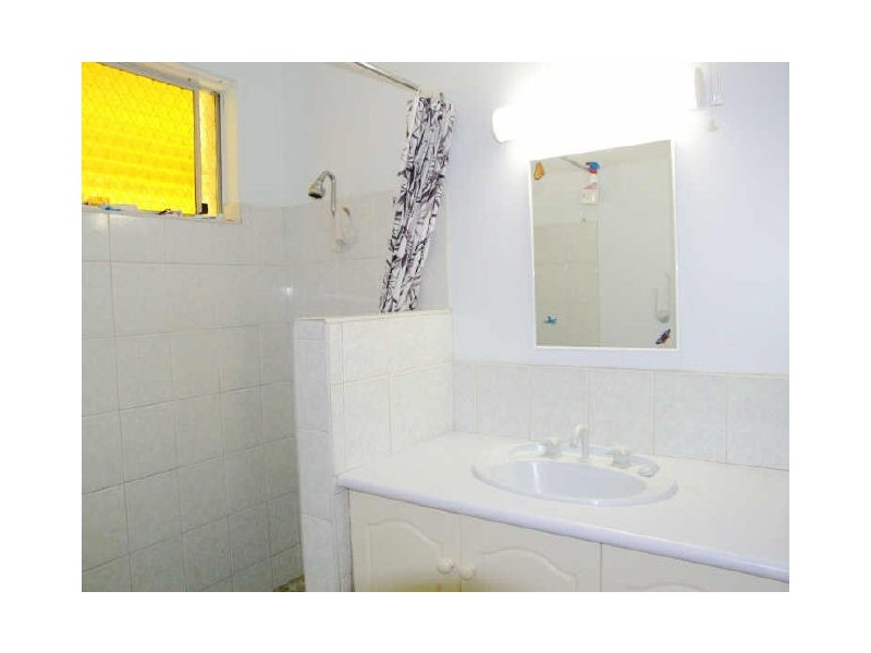 4 Laguna Street, Safety Bay WA 6169