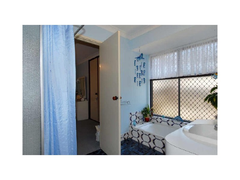 34 Arkwell Avenue, Rockingham WA 6168