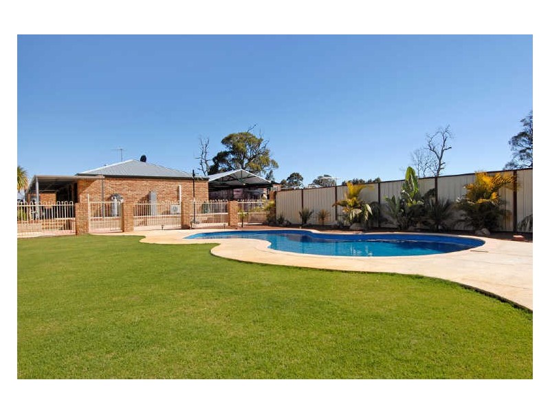 99 Karri Street, Karnup WA 6176
