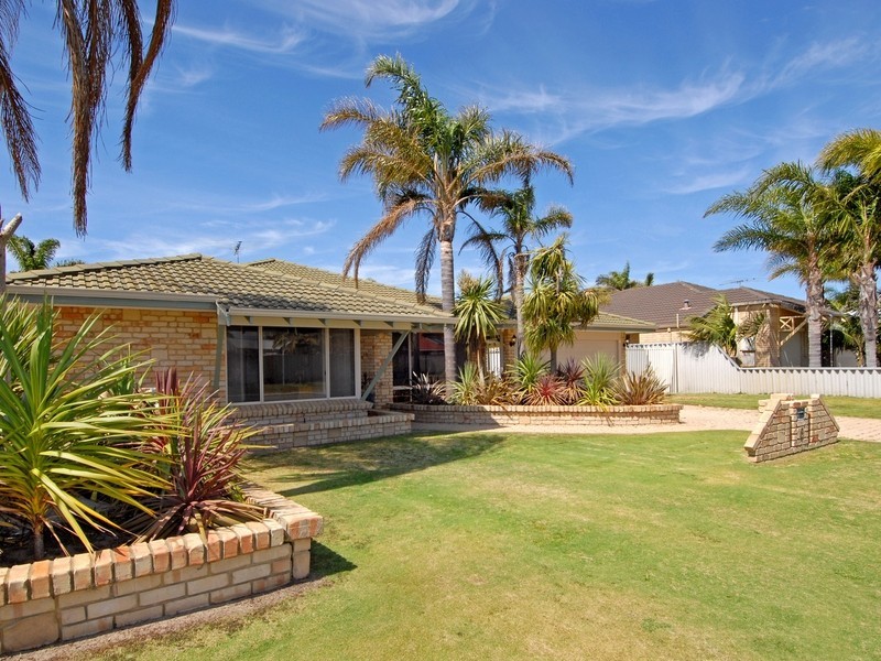 6 Andes Close, Waikiki WA 6169