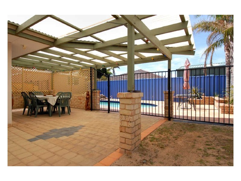 6 Andes Close, Waikiki WA 6169