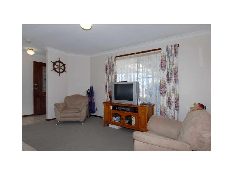 9 Javanica Court, Warnbro WA 6169