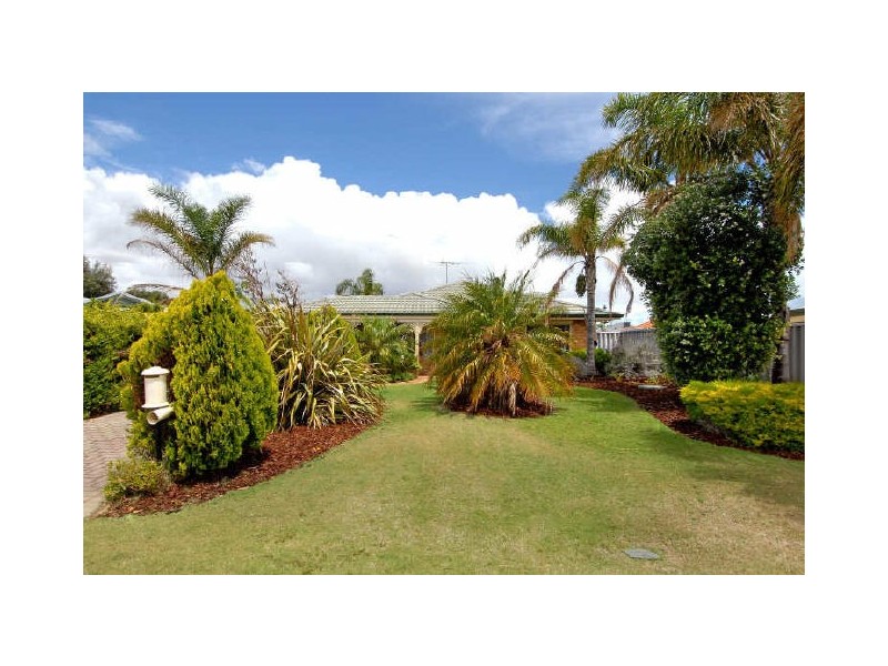6 Fairway Close, Cooloongup WA 6168
