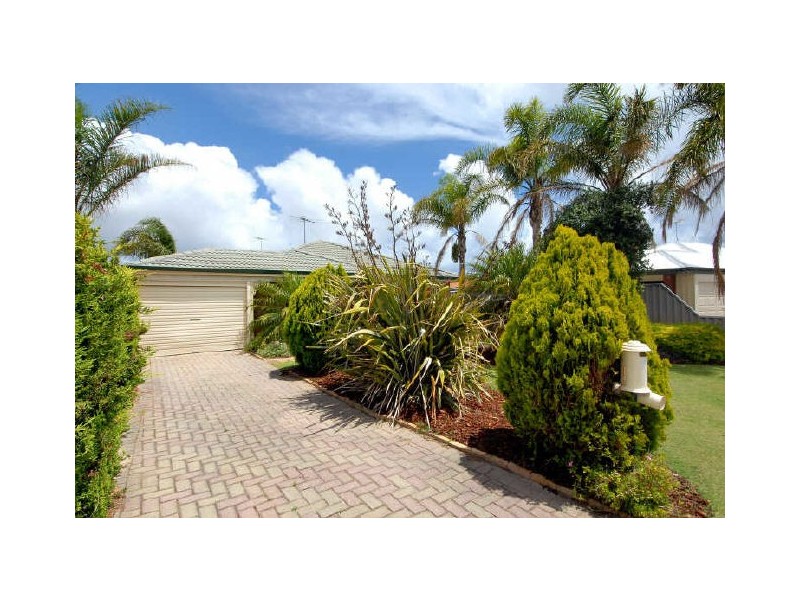 6 Fairway Close, Cooloongup WA 6168