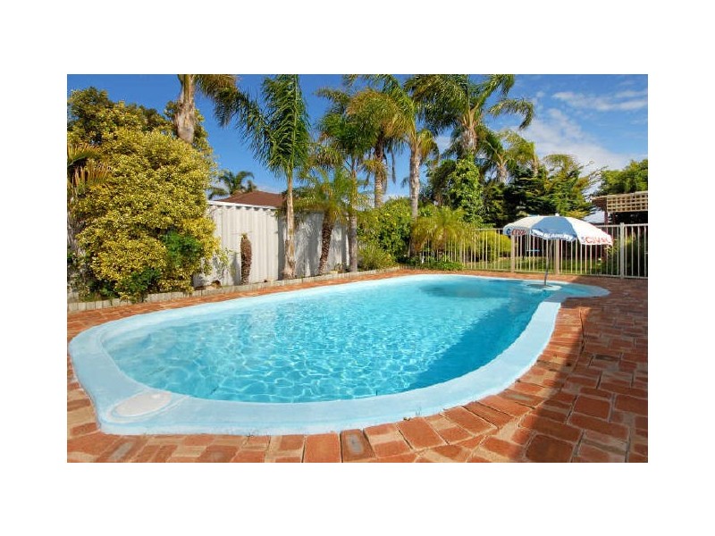 21 Acapulco Drive, Safety Bay WA 6169