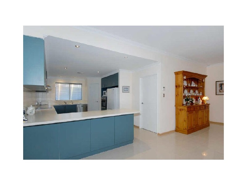 15 Corymbia Gardens, Baldivis WA 6171