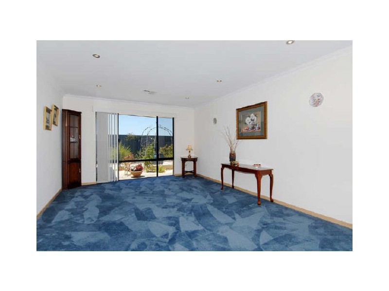 15 Corymbia Gardens, Baldivis WA 6171