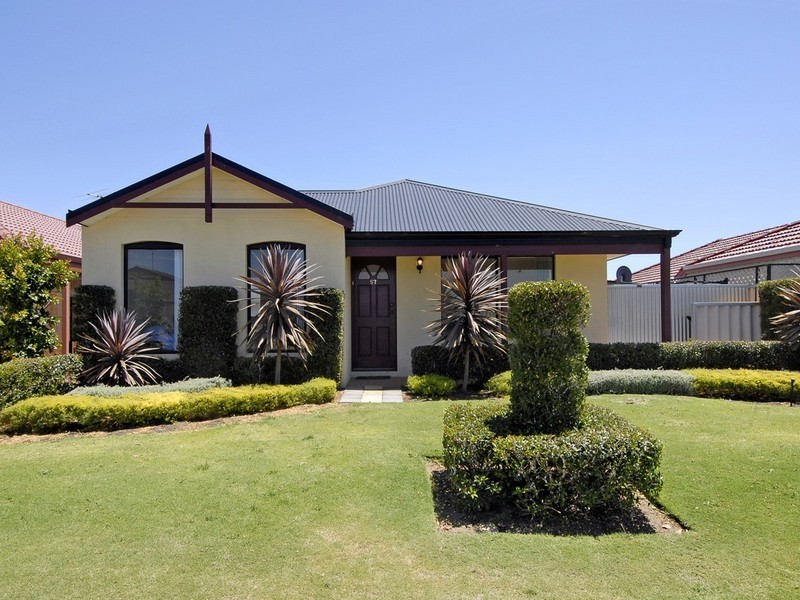 57 Zaragoza Drive, Port Kennedy WA 6172