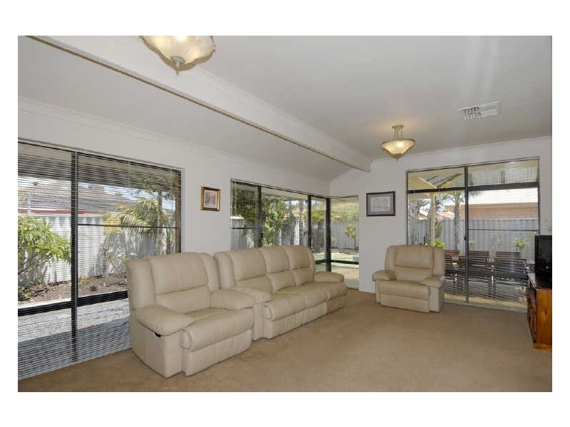 28 Canouan Loop, Secret Harbour WA 6173