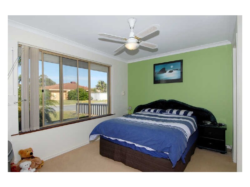 13 Panama Place, Safety Bay WA 6169