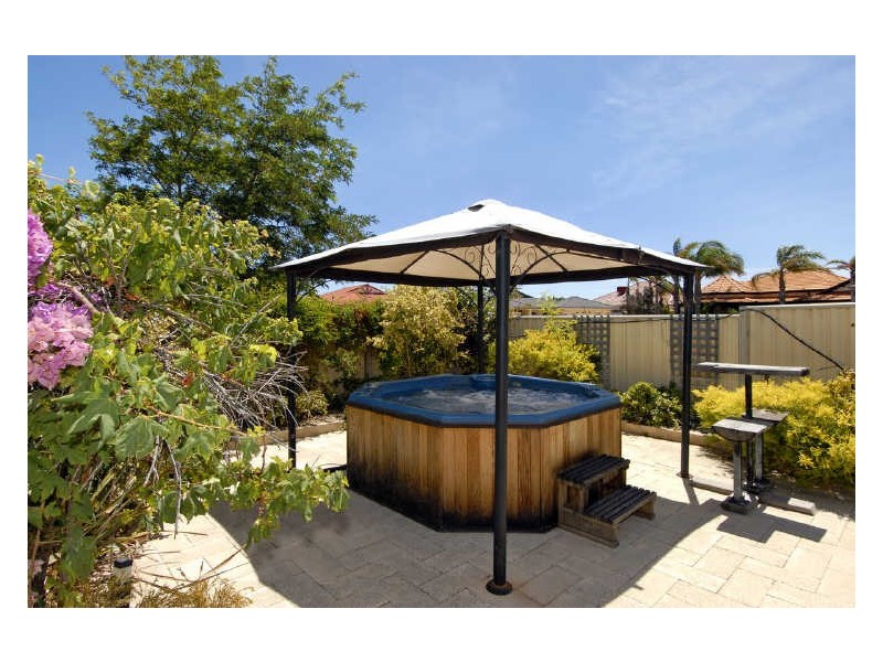 13 St Ettiene Gardens, Port Kennedy WA 6172