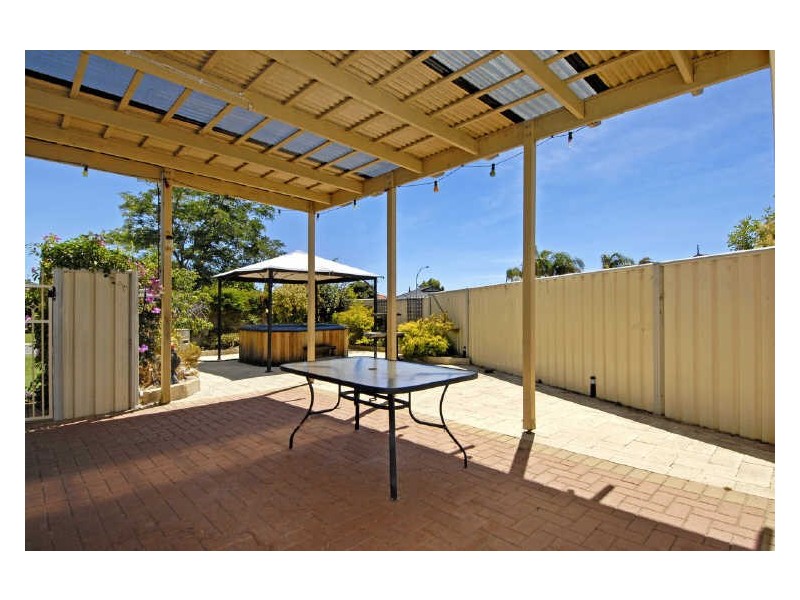 13 St Ettiene Gardens, Port Kennedy WA 6172