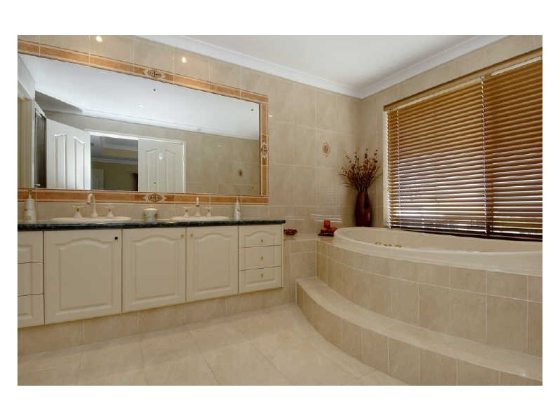 17 Erlistoun Street, Golden Bay WA 6174