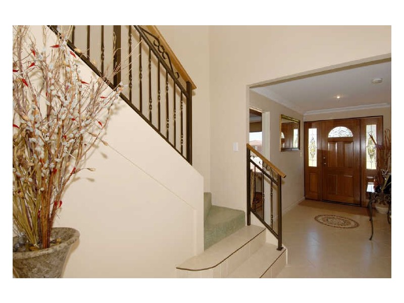 17 Erlistoun Street, Golden Bay WA 6174