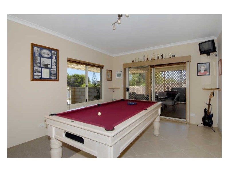 17 Erlistoun Street, Golden Bay WA 6174