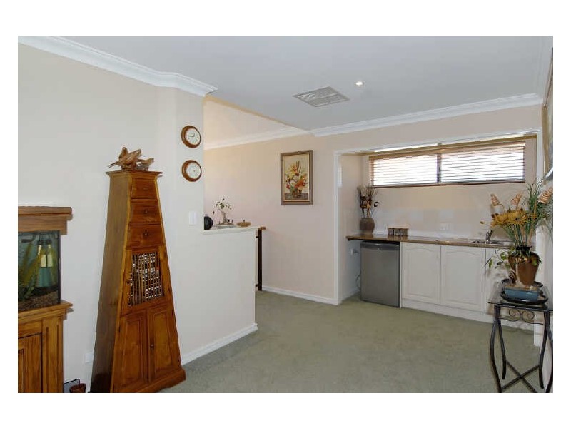 17 Erlistoun Street, Golden Bay WA 6174