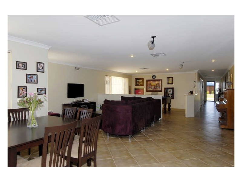 6 Valheru Avenue, Rockingham WA 6168