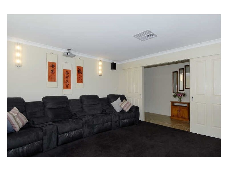 6 Valheru Avenue, Rockingham WA 6168