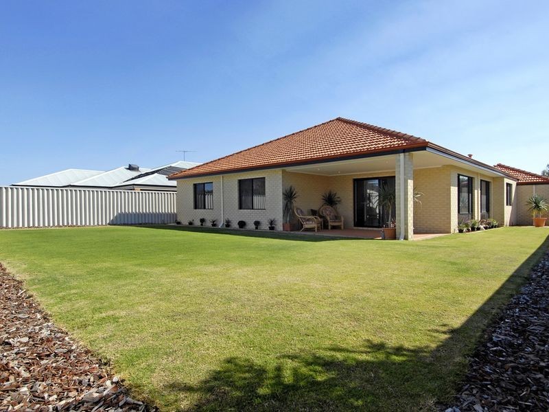 64 Morfontaine Parade, Port Kennedy WA 6172