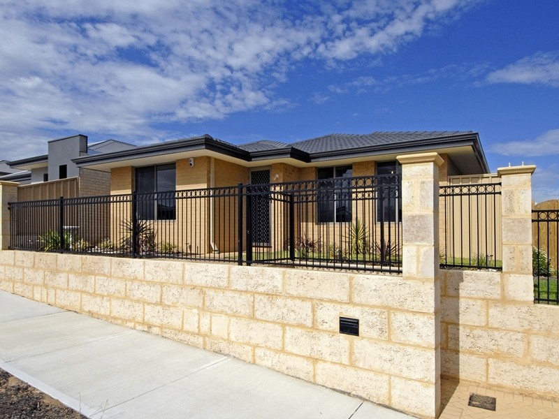 6 Stratford Road, Bertram WA 6167