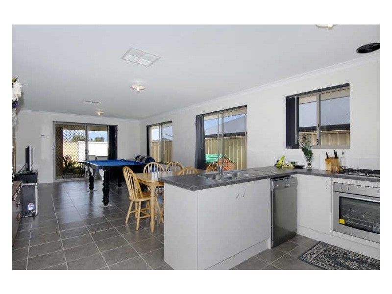 6 Stratford Road, Bertram WA 6167