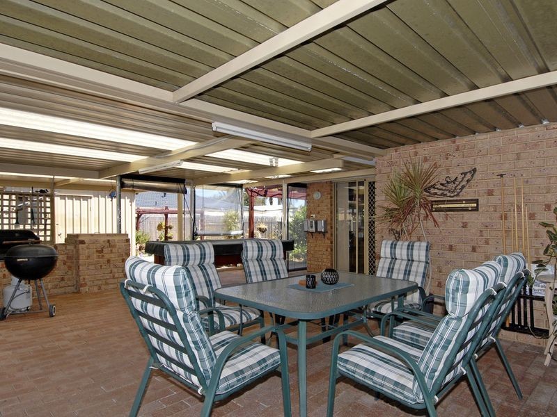 2 Rotohine Place, Cooloongup WA 6168