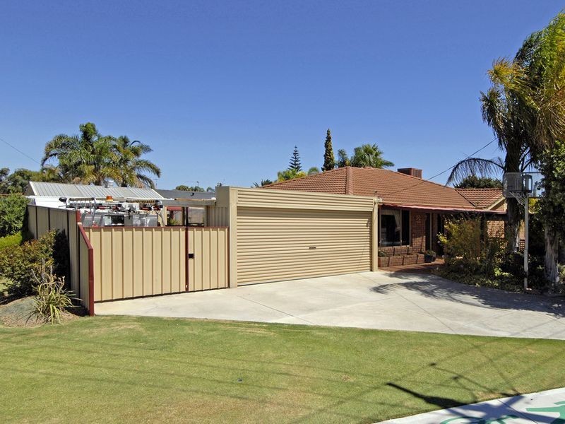2 Rotohine Place, Cooloongup WA 6168