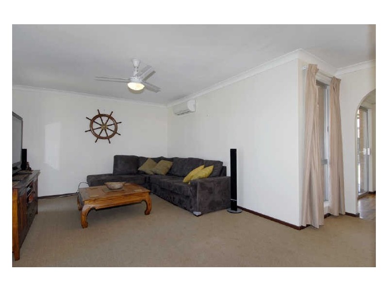 16 Joseph Road, Safety Bay WA 6169