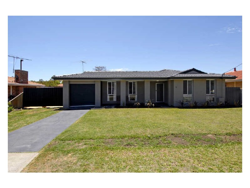 16 Joseph Road, Safety Bay WA 6169