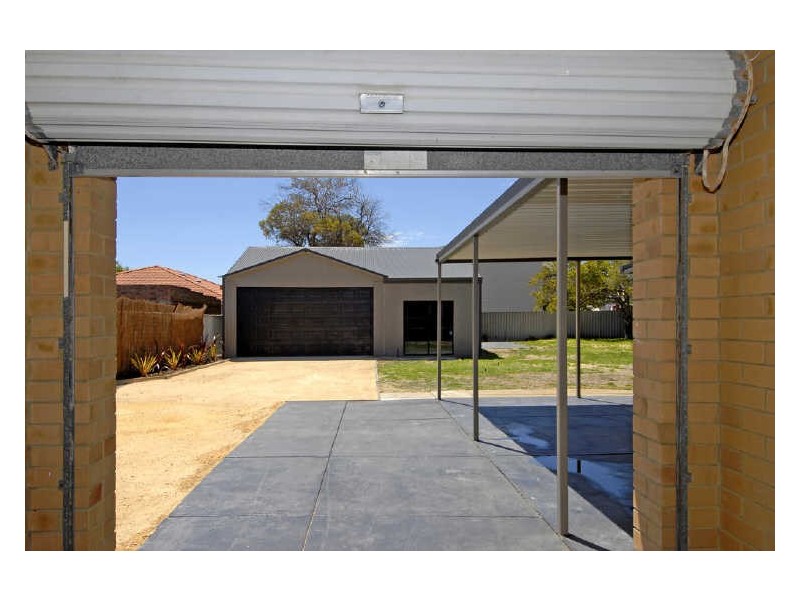 16 Joseph Road, Safety Bay WA 6169