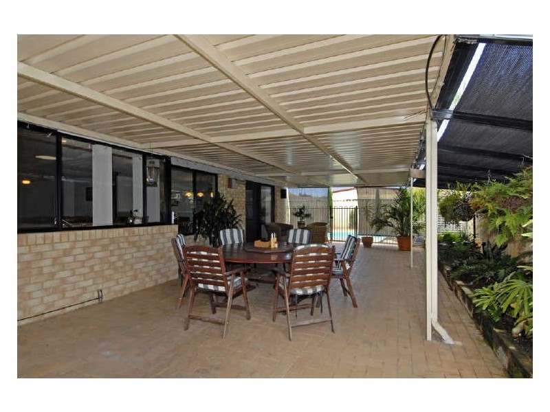 12 Rothesay Court, Cooloongup WA 6168