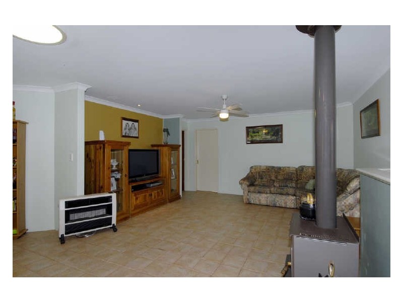 12 Rothesay Court, Cooloongup WA 6168